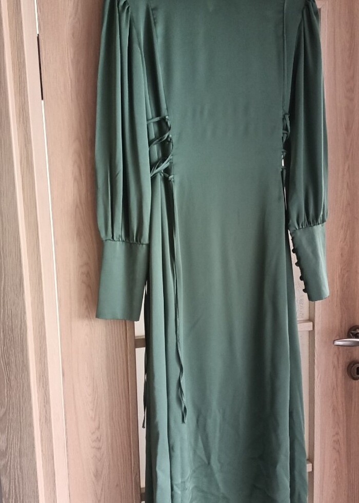 Çağla yeşili saten tesettür abiye - Görsel 3