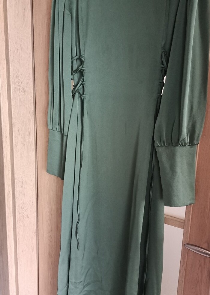 Çağla yeşili saten tesettür abiye - Görsel 5