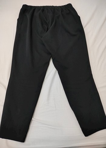 Kadın Siyah Dar Kesim Bilek boy Kumaş Pantolon - Görsel 2