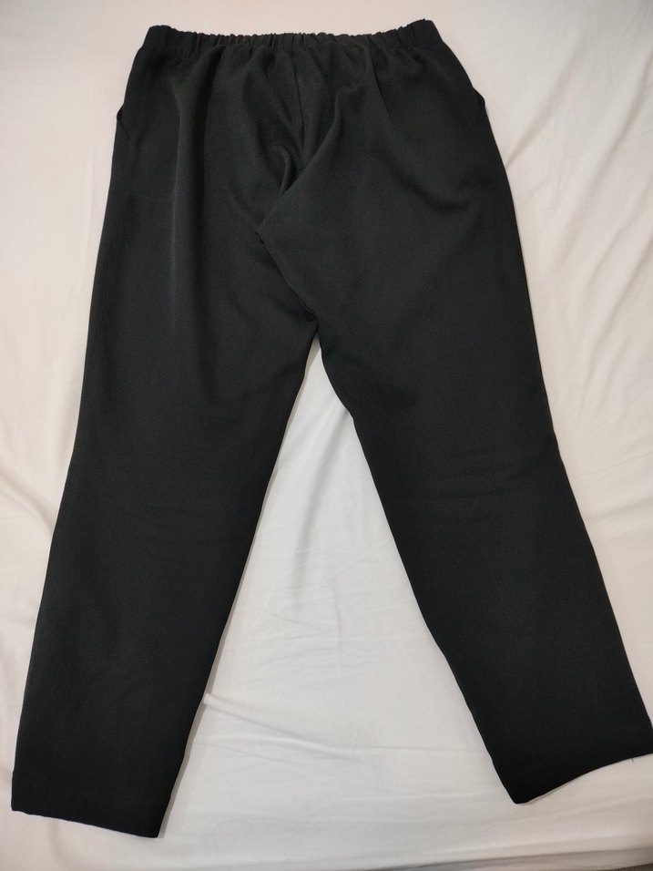 Kadın Siyah Dar Kesim Bilek boy Kumaş Pantolon - Görsel 2