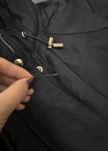 Kürk Detaylı Siyah Midi mont - Görsel 3