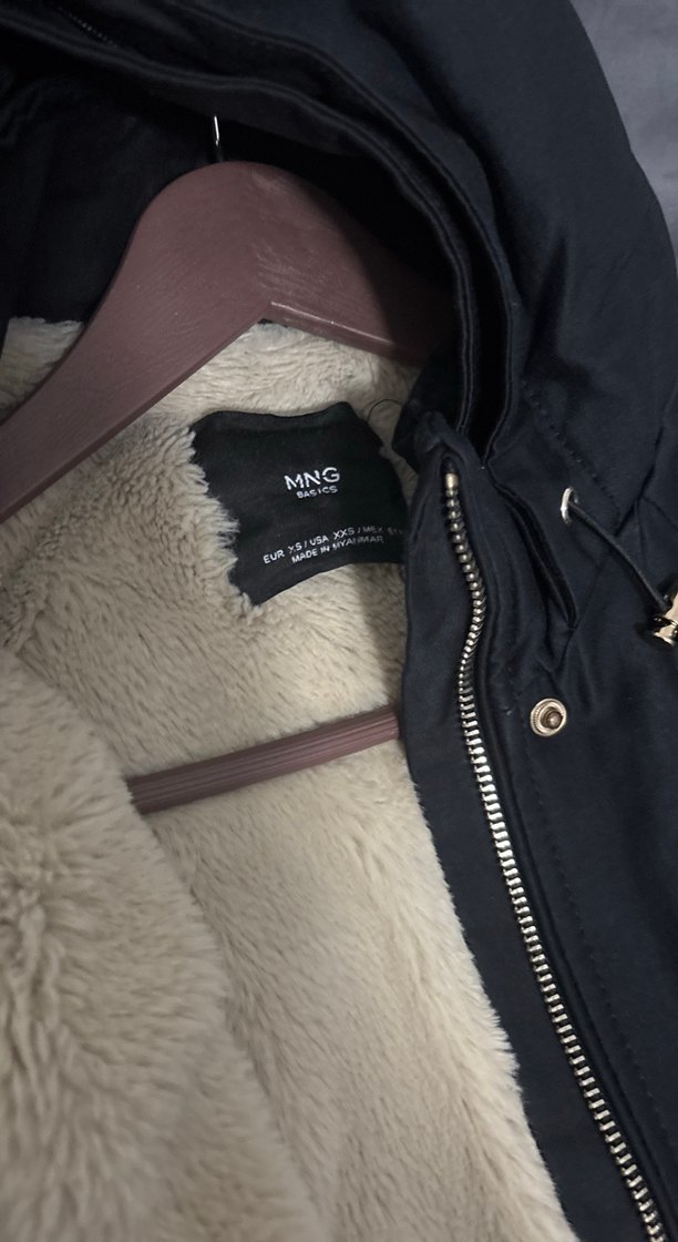 Kürk Detaylı Siyah Midi mont - Görsel 4