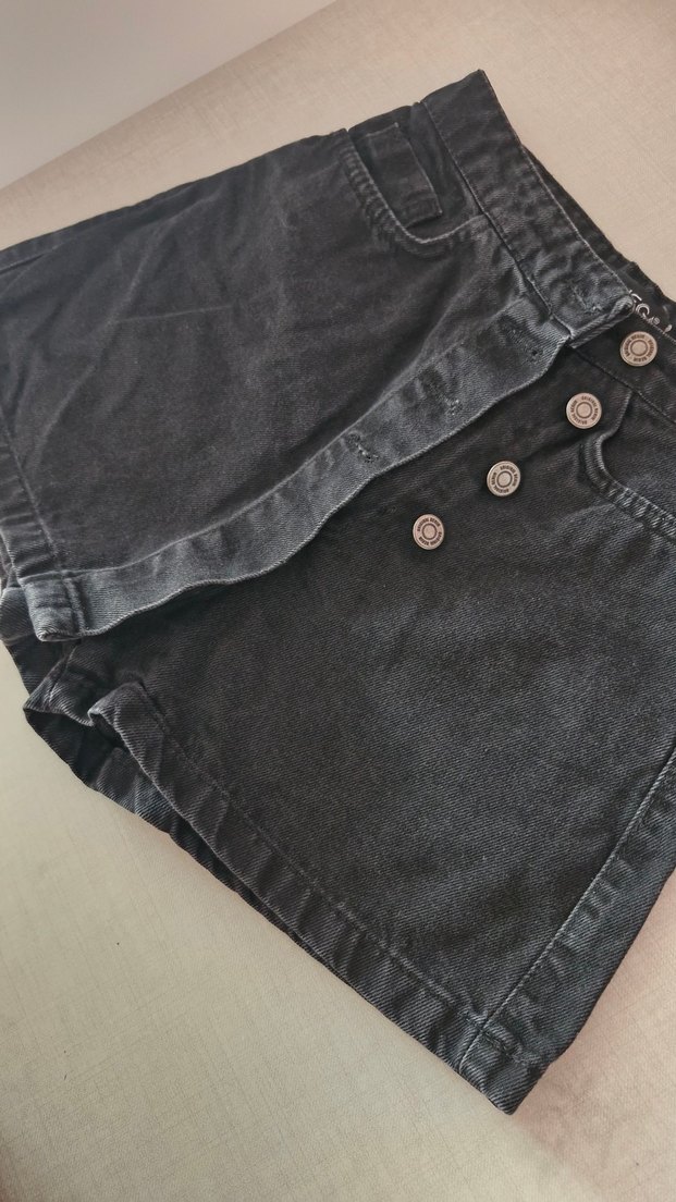 Düğmeli Siyah Midi Denim Şort - Görsel 5