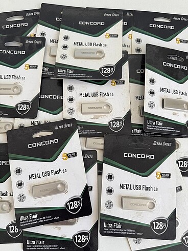 128 GB FLASH BELLEK