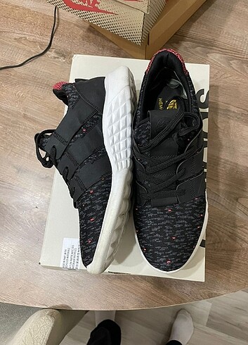 Siyah spor ayakkabı az kullanıldı 40 numara