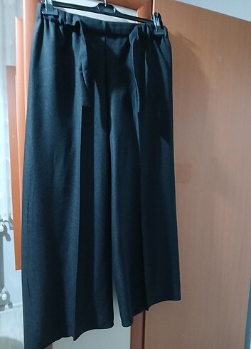 diğer Beden sıfır etıketli ...kalite....Rahat pantolon