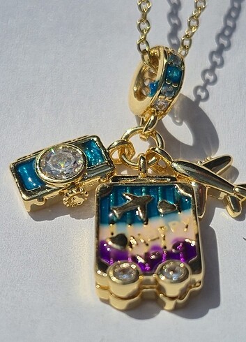 Manifest kolye 3lü charm