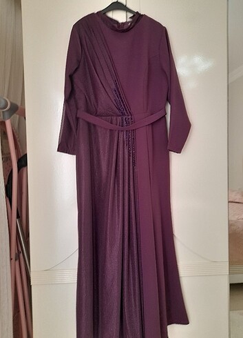 Kadın tesettür abiye 1000 TL.dir