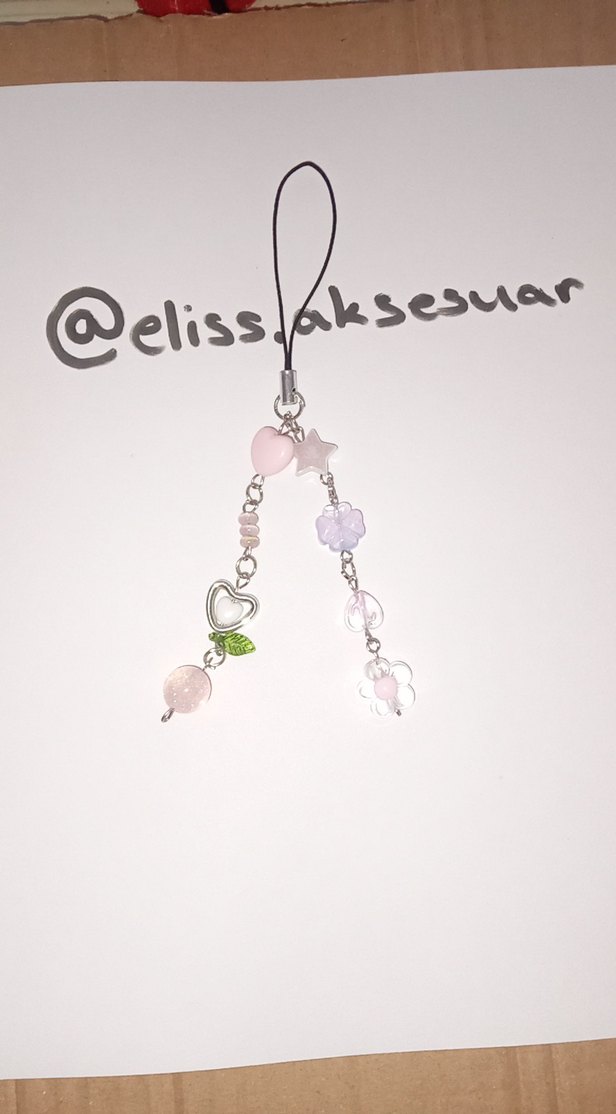 Pembe Boncuklu Çiçekli Kadın Charm - Görsel 3