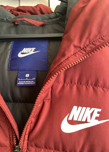 Bordo Nike Kapüşonlu Kadın Kışlık Mont - Görsel 2