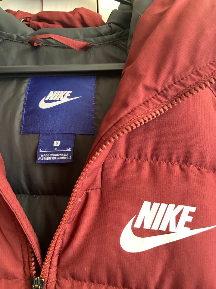 Bordo Nike Kapüşonlu Kadın Kışlık Mont - Görsel 2