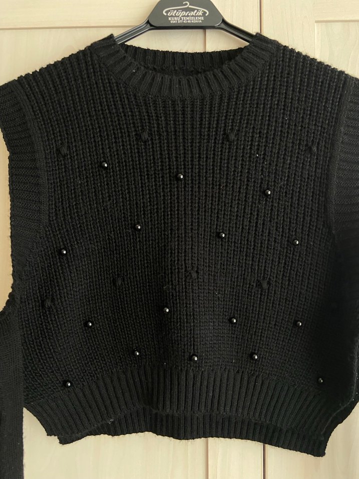 Nakışlı Siyah Kısa Triko Süveter - Görsel 2