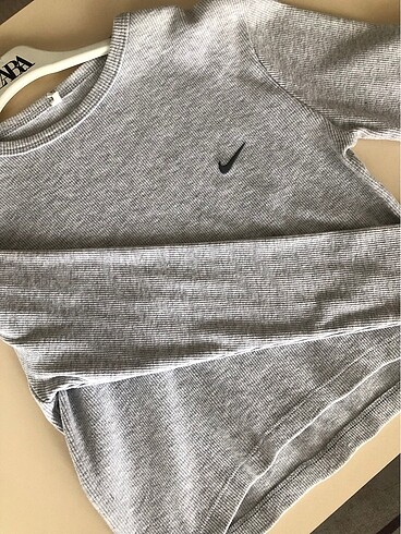 Diğer Nike crop