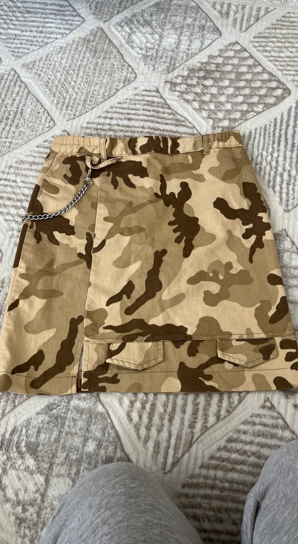 Zincir Detaylı Kamuflaj Mini Etek - Görsel 3