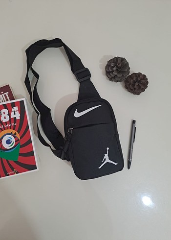 Diğer Nike Siyah Baskılı Erkek Omuz Çantası
