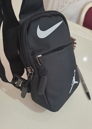 Beden Nike Siyah Baskılı Erkek Omuz Çantası