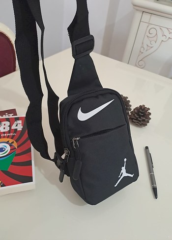 Nike Siyah Baskılı Erkek Omuz Çantası