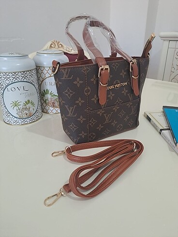 Louis Vuitton Kol çantası