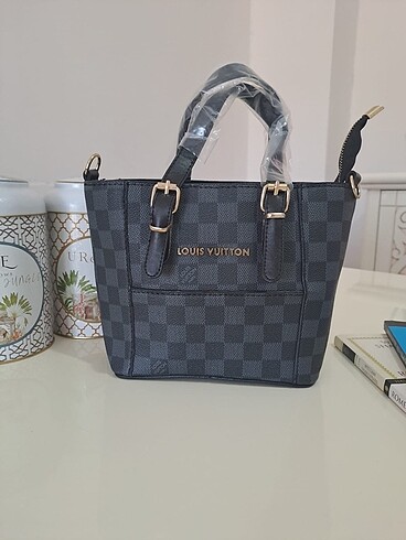 Louis Vuitton Kol çantası