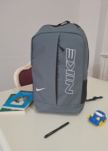 Nike Gri Fermuarlı Erkek Sırt Çantası