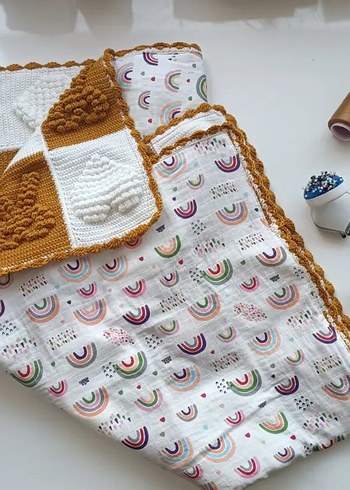 Beyaz ve Hardal Kareli Örgü Bebek Battaniyesi - Görsel 3