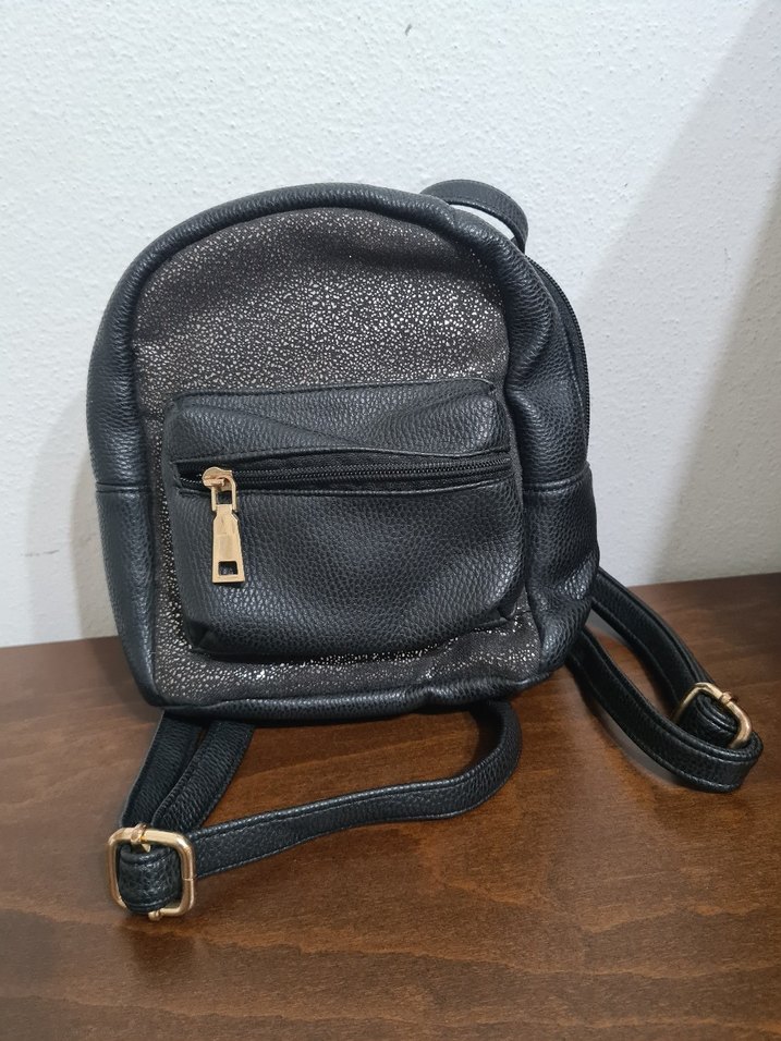 Siyah Deri Yılan Desenli Kadın Sırt Çantası - Görsel 3