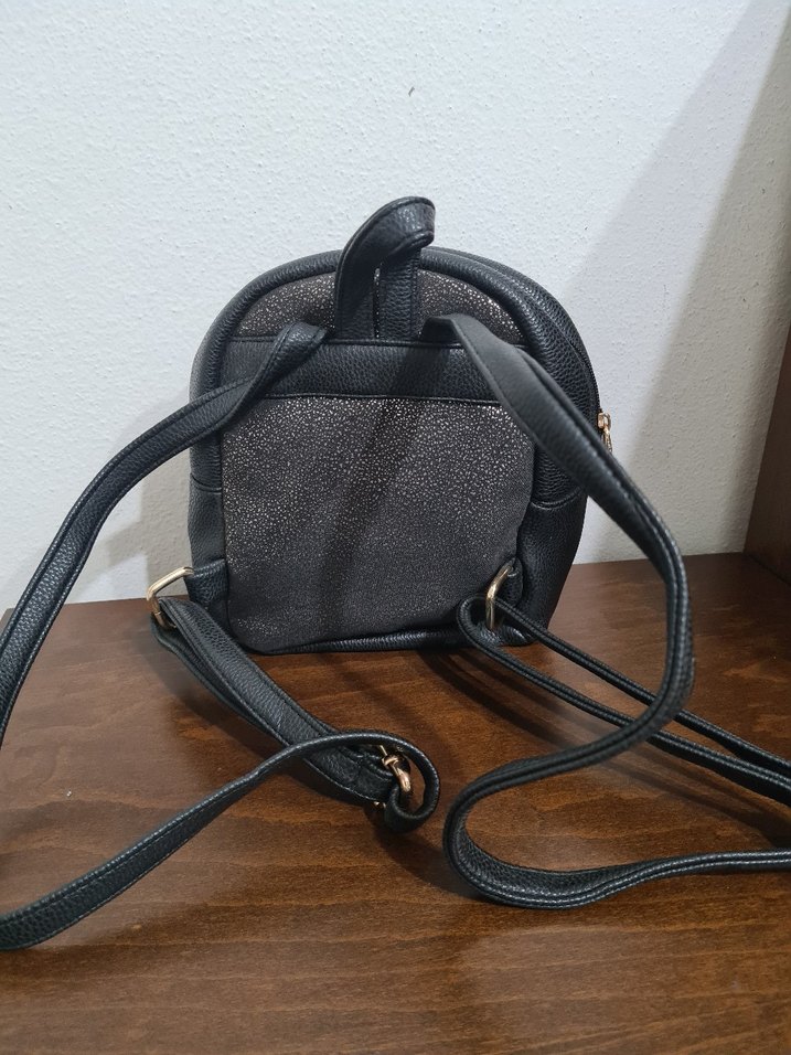 Siyah Deri Yılan Desenli Kadın Sırt Çantası - Görsel 4