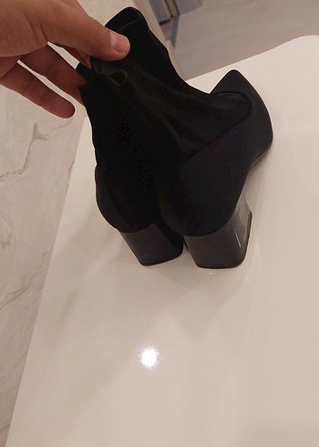Zara Siyah Süet Stiletto Topuklu Kadın Bot