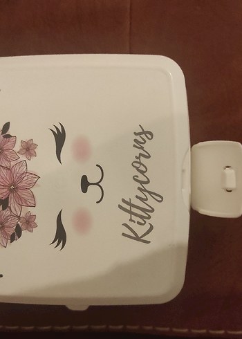 Beden Beyaz Kedili beslenme kutusu