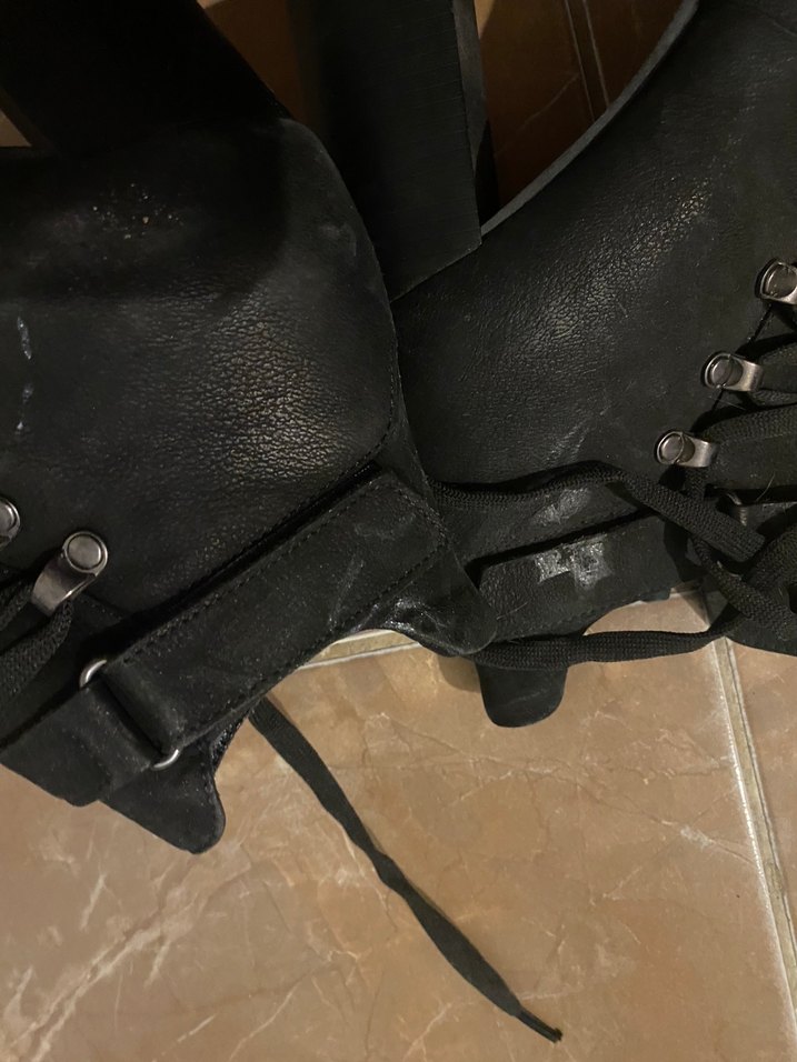 Siyah Süet Tokalı Blok Topuklu Gotik Bot - Görsel 4