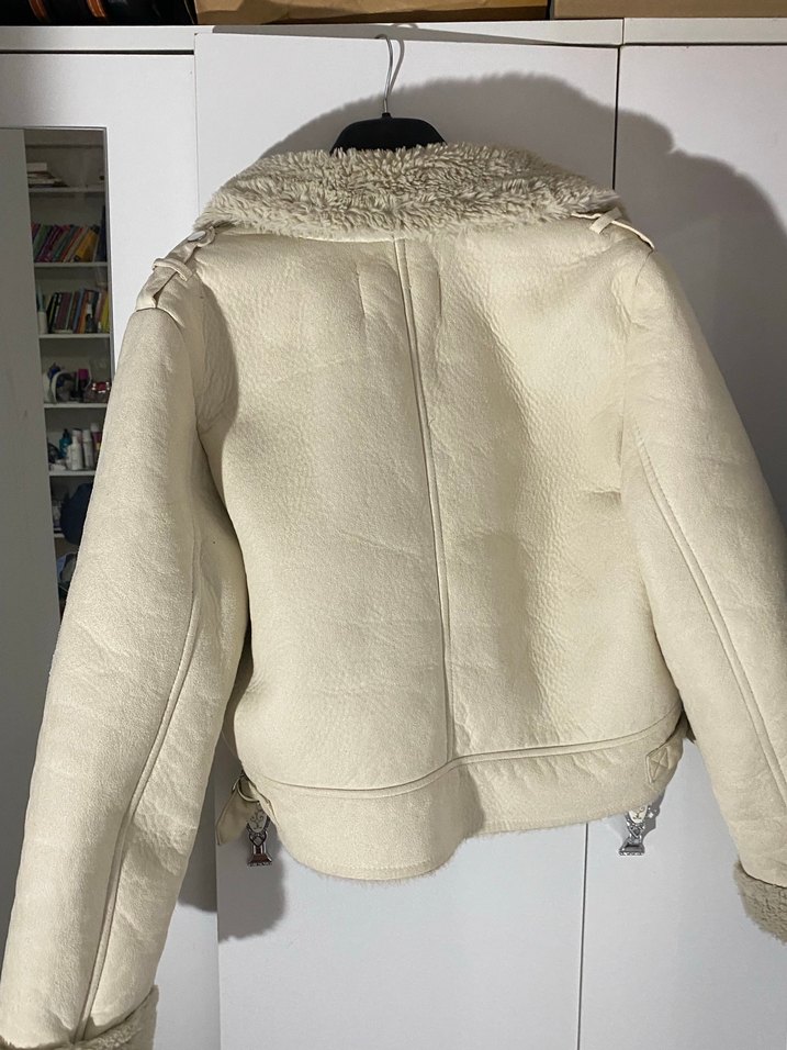 Beyaz Kürklü Kadın Ceket - Görsel 2