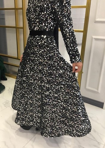 Parlak Siyah Piliseli Uzun Abiye Elbise - Görsel 2