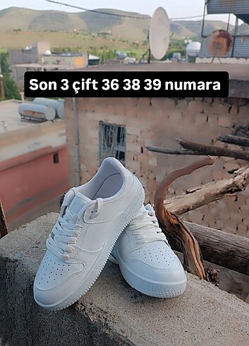 Şu kullanışlı ve rahat bayan spor ayakkabı 