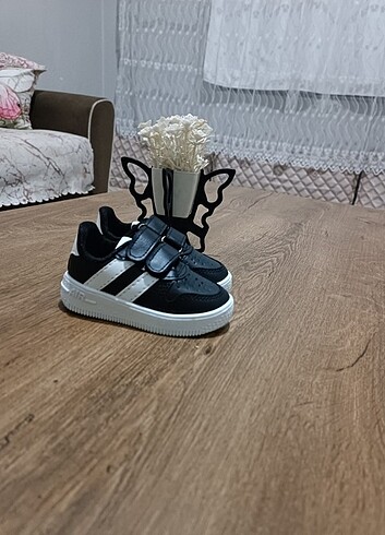 Diğer Hiç giyilmedi Etiketi üstünde kullanışlı ve rahat çocuk spor aya