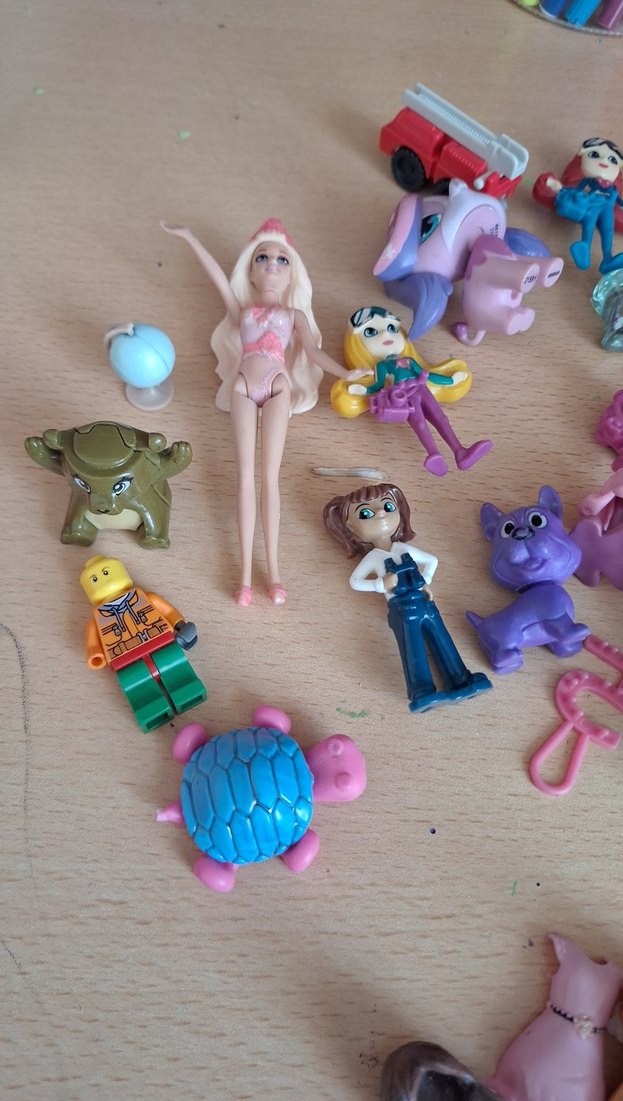 Renkli Mini Aksiyon Figürleri Seti - Görsel 4