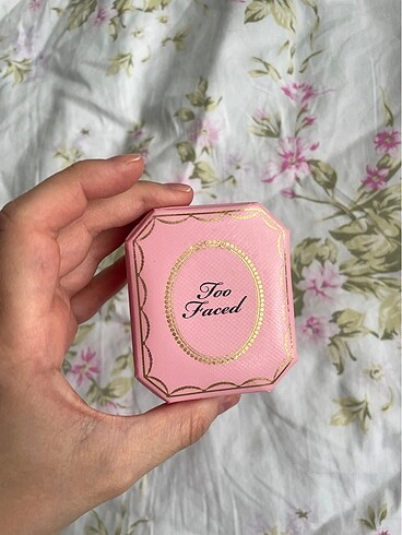Too Faced Pink Diamond Highlighter