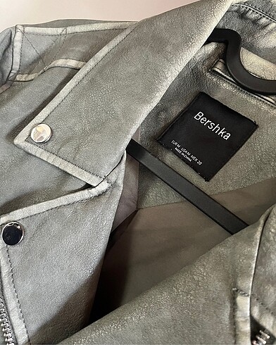 Bershka Bershka Yeşil Eskitme Deri Ceket