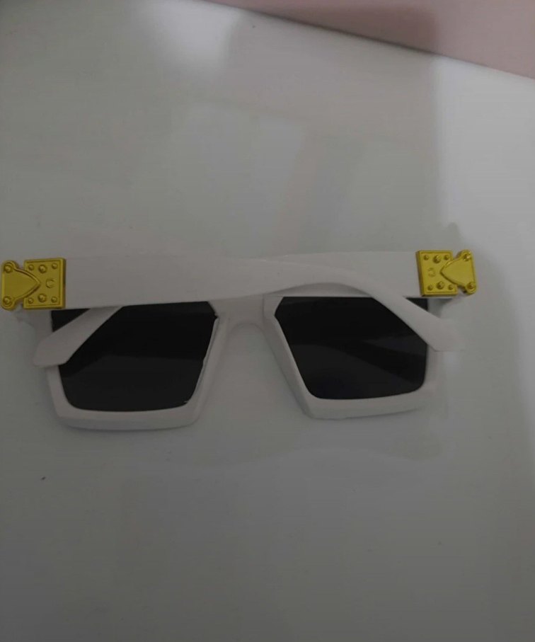 Beyaz Tokalı Sokak Stili Kadın Gözlüğü - Görsel 3