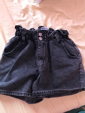 Beli büzgülü hiç giyilmemiş jean şort