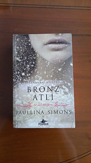 Bronz atlı paullina simons