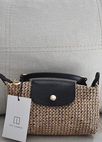Longchamp Muadil Siyah Kapaklı Çanta 