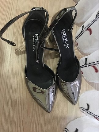 Metalik Topuklu Ayakkabı