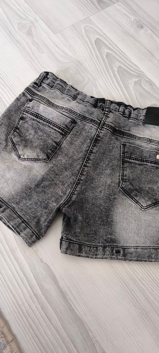 Pul İşlemeli Gri Kot Şort - Görsel 2