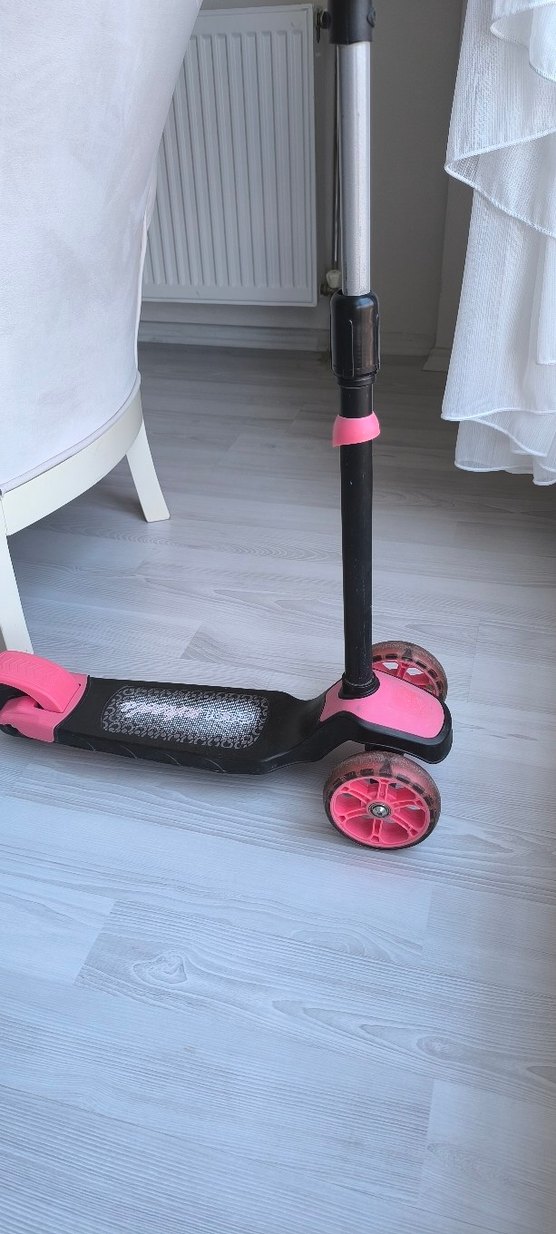 Koyu Pembe Çocuk Scooterı - Görsel 3
