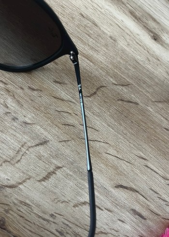 Beden siyah Renk Ray-Ban RB4171 Erika Classic unisex gözlük