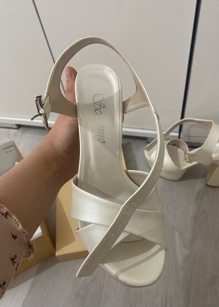 Topuklu ayakabı - Görsel 3