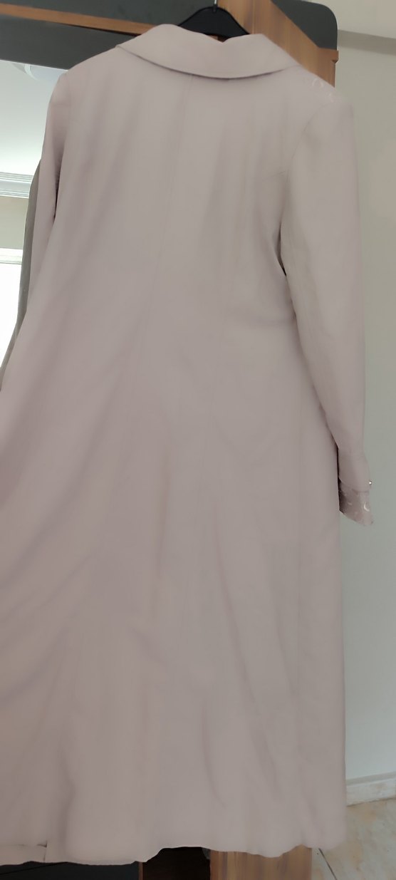 Düğmeli Bej Kadın Uzun Klasik Kaban - Görsel 4