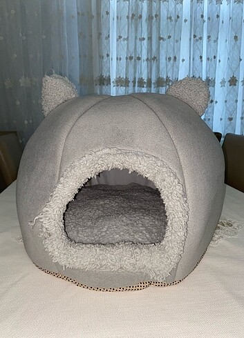 Peluş kedi yuvası 