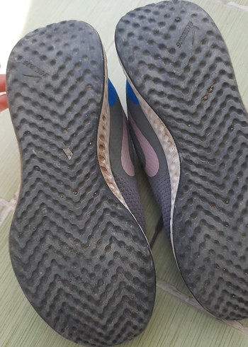 Gri Nike marka kadın spor ayakkabı - Görsel 4