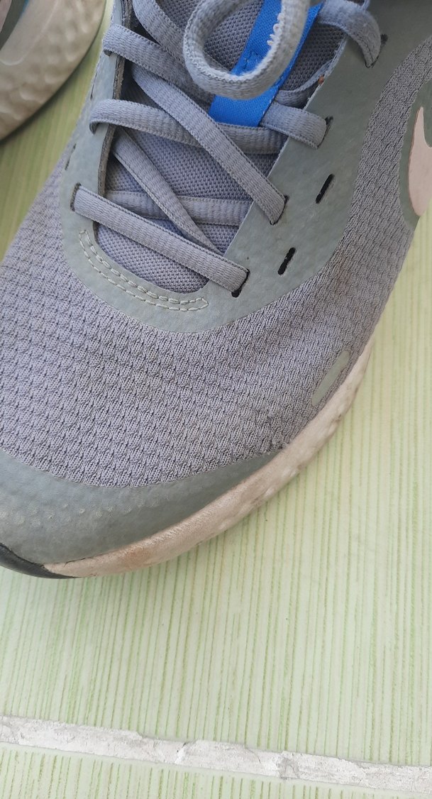 Gri Nike marka kadın spor ayakkabı - Görsel 3